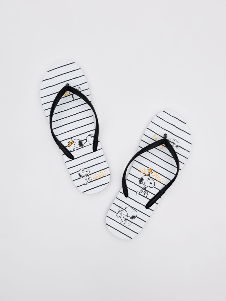 snoopy flip flops